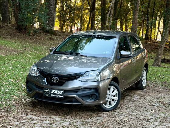 TOYOTA ETIOS 1.5 X PLUS 16V FLEX 4P AUTOMÁTICO